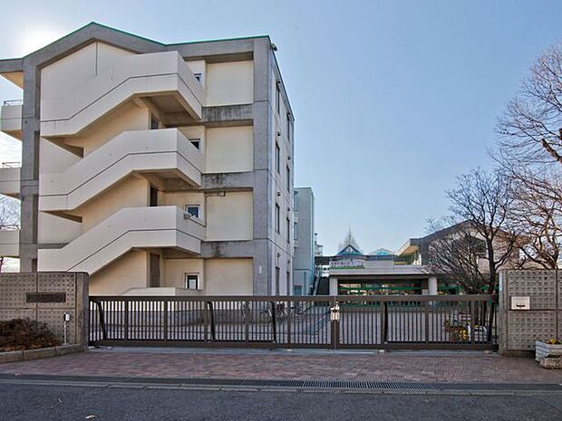 所沢市立東所沢小学校 徒歩2分。 150m