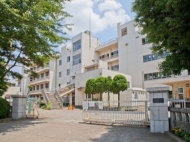 所沢市立富岡中学校 徒歩33分。 2600m