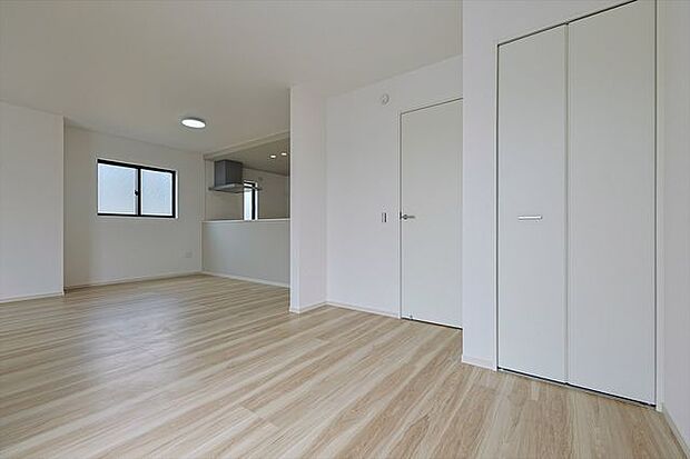 リビング収納つきでお部屋スッキリ