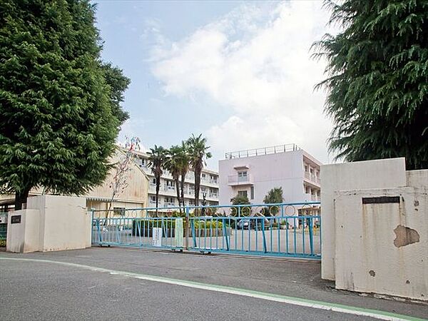所沢市立南小学校 徒歩6分。 420m