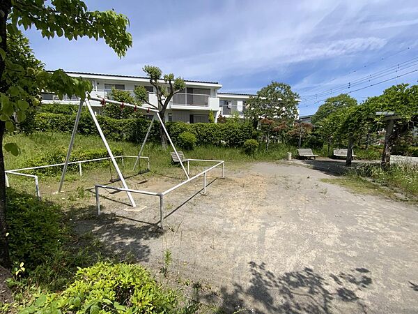 お庭の前は公園