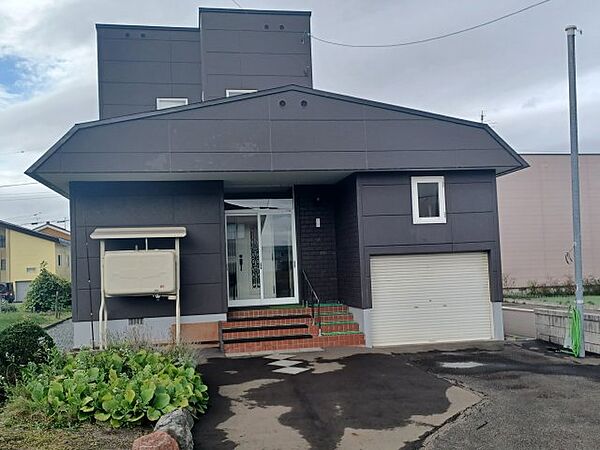 detached 北海道岩見沢市八条西17丁目2-15
地図を見る