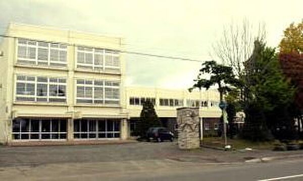 detached 北海道岩見沢市美園三条8丁目
地図を見る
