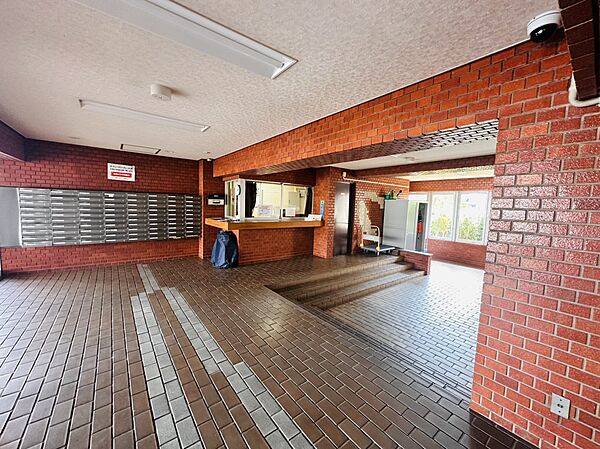 【エントランス】全78戸、マンション内は清掃が行き届いています！ペット飼育不可マンションです