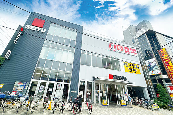 西友東大宮店まで700ｍ