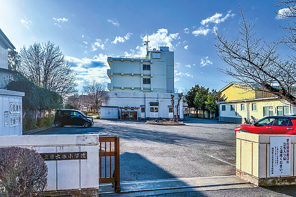桶川市立日出谷小学校