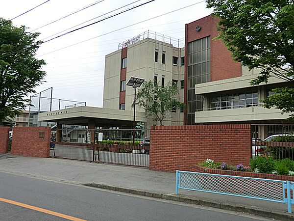 里中学校徒歩19分