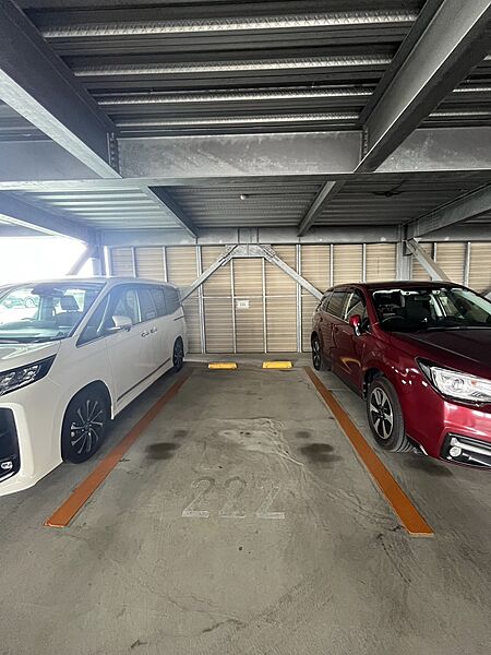 駐車場（2026年8月撮影）