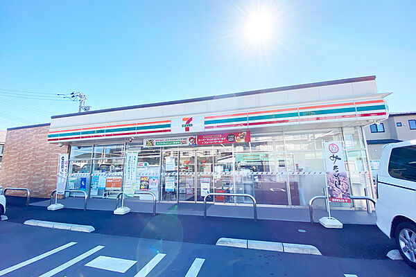 【セブンイレブン浦和瀬ヶ崎店】350ｍ（徒歩5分）