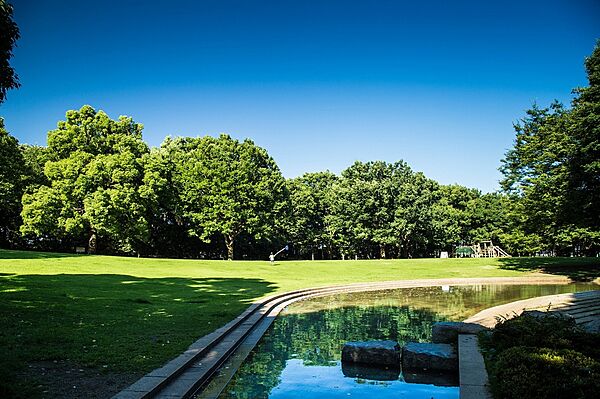 【戸塚中台公園】800ｍ（徒歩10分）