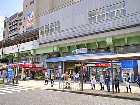 【JR亀有駅】駅ビルBeansにはファッション、雑貨、レストラン、カフェなどがあり、夜21時まで営業。(一部飲食店は23時まで)