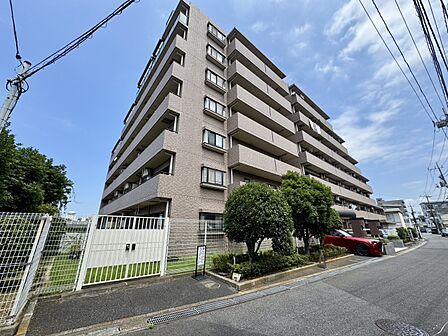 落ち着きのあるタイル貼りの外観デザイン♪ＪＲ常磐線「松戸」駅徒歩15分