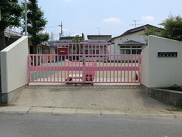 保育時間：平日午前7時～午後6時（午後6時～午後7時まで延長保育有料）、土曜日午前7時～午後5時。生後6ヶ月～就学前。日曜・祝日・年末年始（保育終了:12月28日保育始め:1月4日）定員60名
