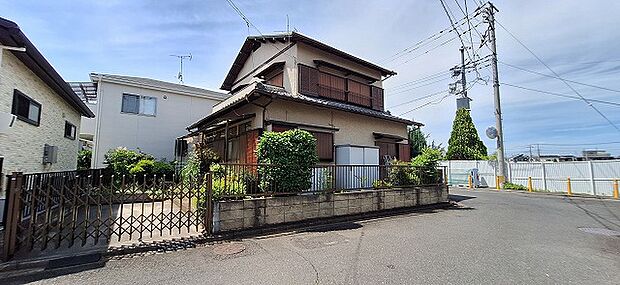 前面道路の幅員は北東側6mと南東側5.5m!