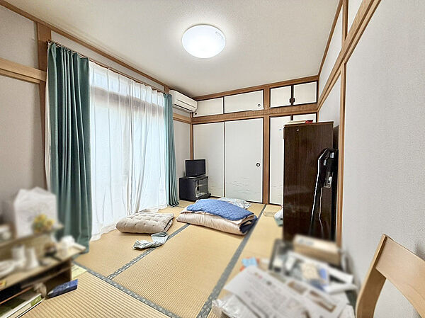 寝室にも客間にも向く幅広い用途の和室は心からくつろげる空間です