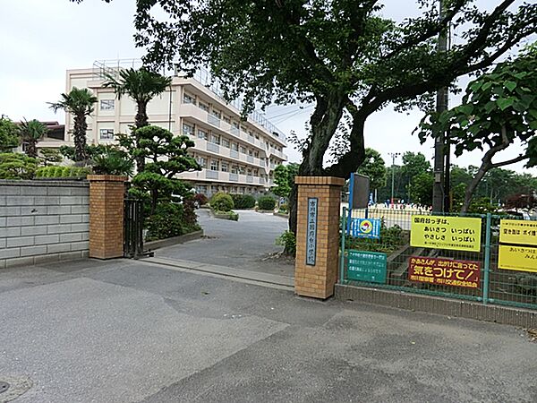 【国府台小学校】学校教育目標に「日々のめあてを持ち　心豊かで　主体的に生きる力を持つ子の育成」を掲げています。