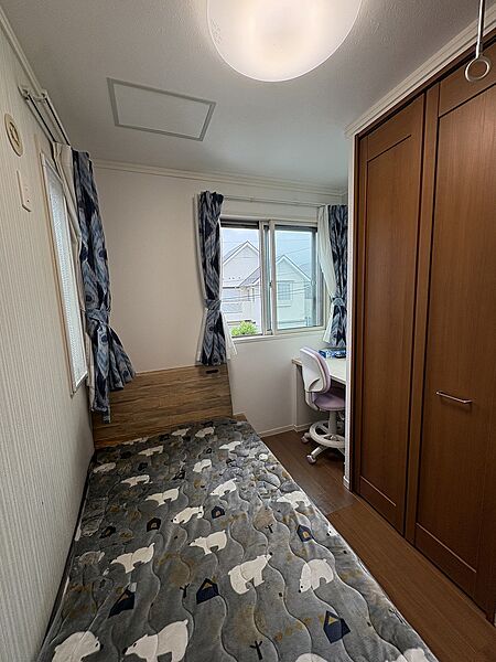 2面採光で風通しと陽当りの良さに恵まれた2階洋室！