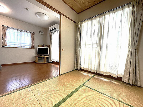 【和室約6帖】リビングに隣接した和室は客間にも。心落ち着く和室は一部屋あるとうれしいもの/2026年3月撮影