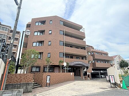 南西角部屋で5階部分の為眺望良好！開放的な2面バルコニーの住戸です！/2026年7月撮影