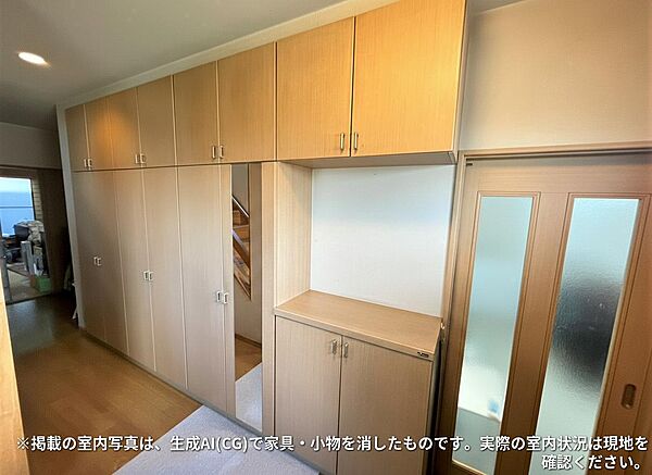 収納付きで玄関周りもすっきりとお使いいただけます/2026年8月撮影