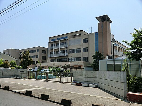 西町小学校　学校教育目標/よく考え工夫する子・心豊かで思いやりのある子・たくましねばり強い子。