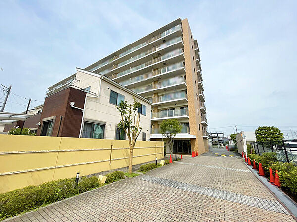 apartment 埼玉県吉川市栄町
地図を見る