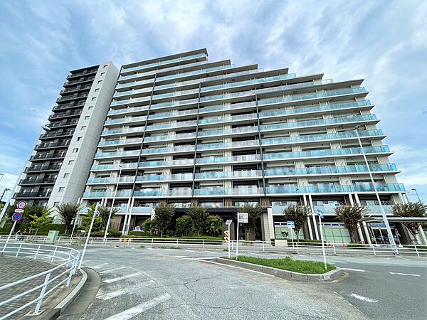 apartment 埼玉県吉川市美南２丁目
地図を見る