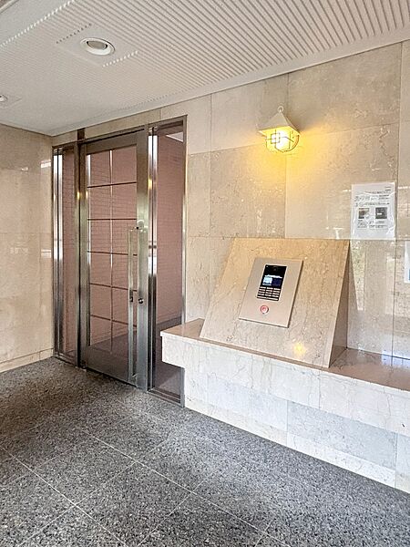 ■オートロック、モニタ付ドアホン、防犯カメラ等、安心のセキュリティ対策！