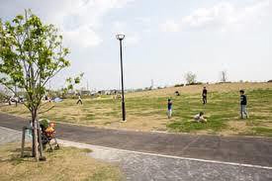 美南中央公園（350ｍ）