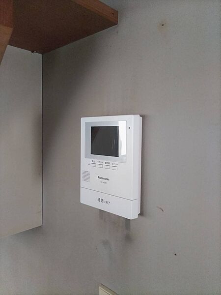 ■TVモニター付きインターホン。モニターで来訪者が確認できるので、防犯面でも安心です！（2026年3月撮影）