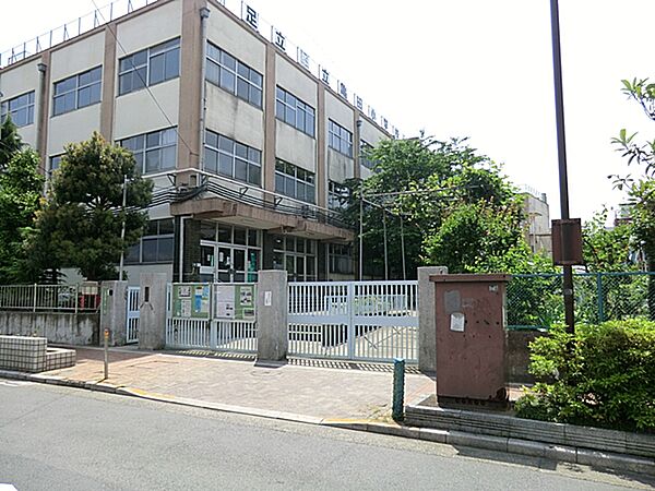 足立区立亀田小学校（700ｍ）