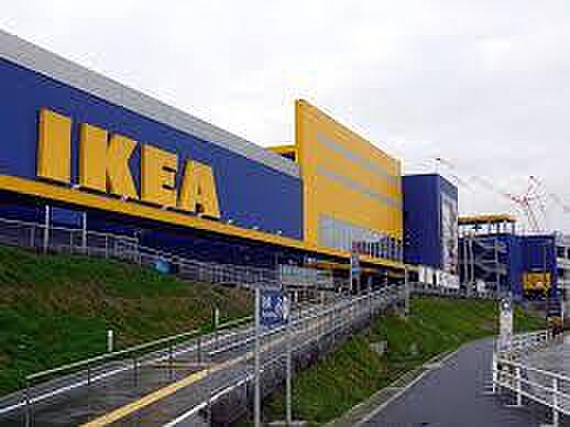 IKEA新三郷まで徒歩4分。家具やインテリアなどホームファ ニッシング製品が豊富にそろう総合ストア。巨大な展示スペース「ルームセット」では、 インスピレーションあふれるヒントやアイデアがいっぱいです！