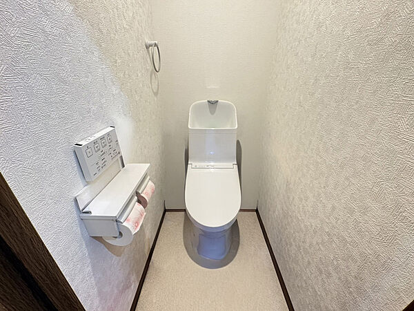 【トイレ】掲載の室内写真は、生成AI（CG）で家具・小物を消したものとなります。実際の室内状況は現地を確認ください。