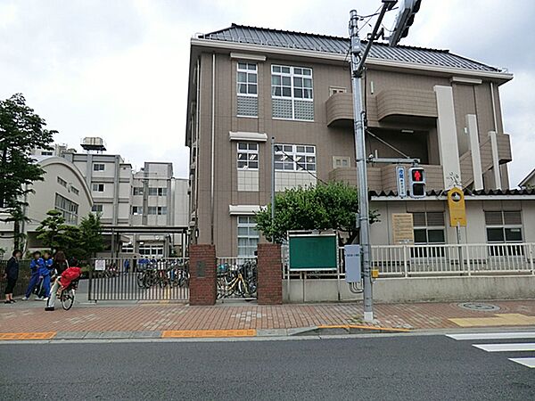 第十一中学校まで約1720ｍ