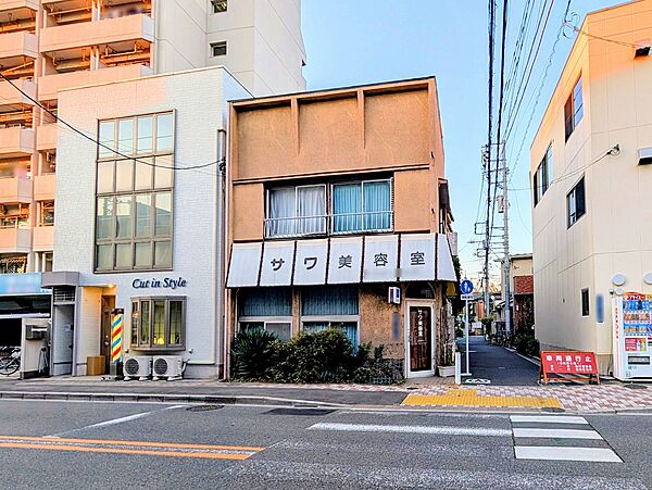 富士見街道沿いに面しており、店舗・事務所・住宅など様々な用途に利用できます！