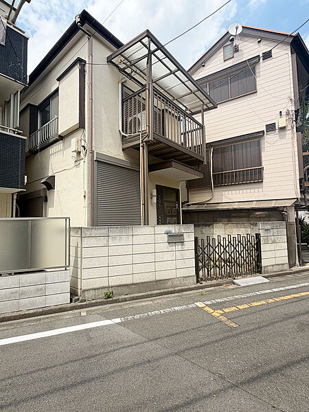 徒歩10分圏内に学校、スーパー、コンビニ、ドラッグストアが揃っています！