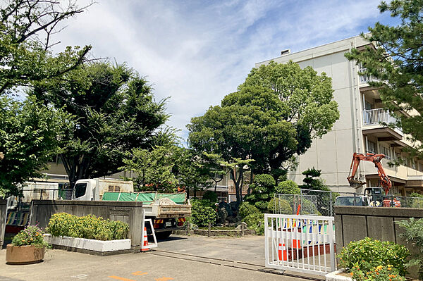東町小学校まで1200ｍ