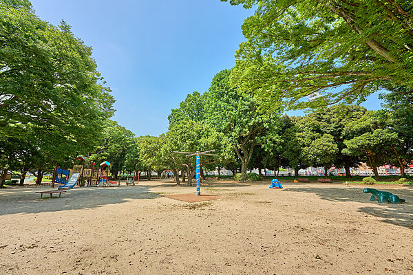 上尾運動公園まで1100ｍ