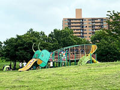 美園東3丁目公園　徒歩1分（10ｍ）