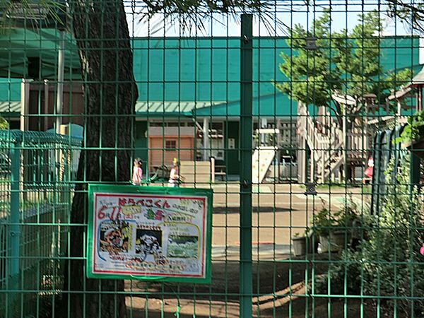 【松葉幼稚園/2080m】「心身ともに健康で調和のとれた人格の基礎をつくる」を教育目標とし、いきいきと主体的に生活できる子どもの育成を目指し、日々保育活動がおこなわれています。