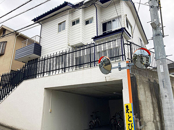 車庫スペース1台（車種制限あり）