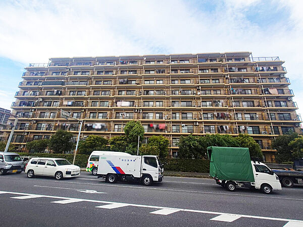 ～マンション外観写真～全217戸のビッグコミュニティの最上階南住戸で新生活を！！