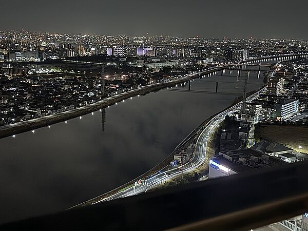 外からの視線を気にせず、思いっきりリラックスできる開放感です。