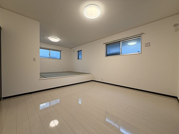 ■在宅ワークや趣味部屋にも活用可能な洋室