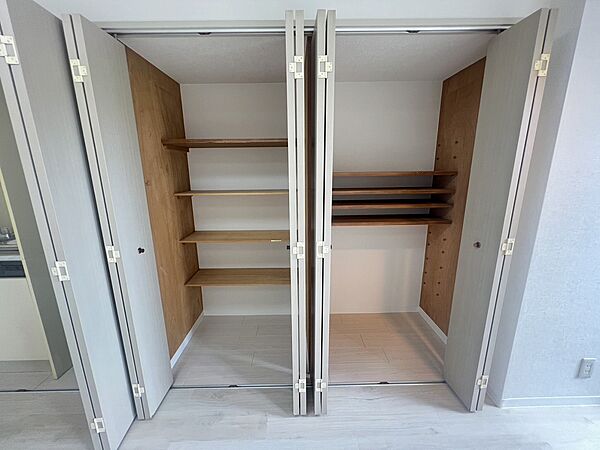 壁一面の大容量収納！荷物が多くてもお部屋すっきり！！