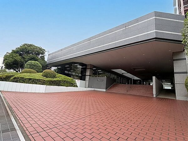 ・住まう方やゲストを迎える、清潔感のあるエントランスです