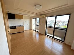 グランディール泰英2号館 202 2階1LDKのリビング/ダイニング