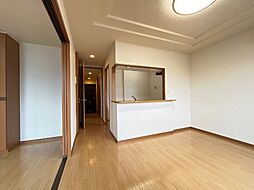 ピア・シティー岸上 203 2階2LDKのリビング/ダイニング