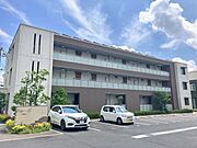  築11年2ヶ月 3階建の賃貸物件