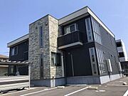  築9年11ヶ月 2階建の賃貸物件